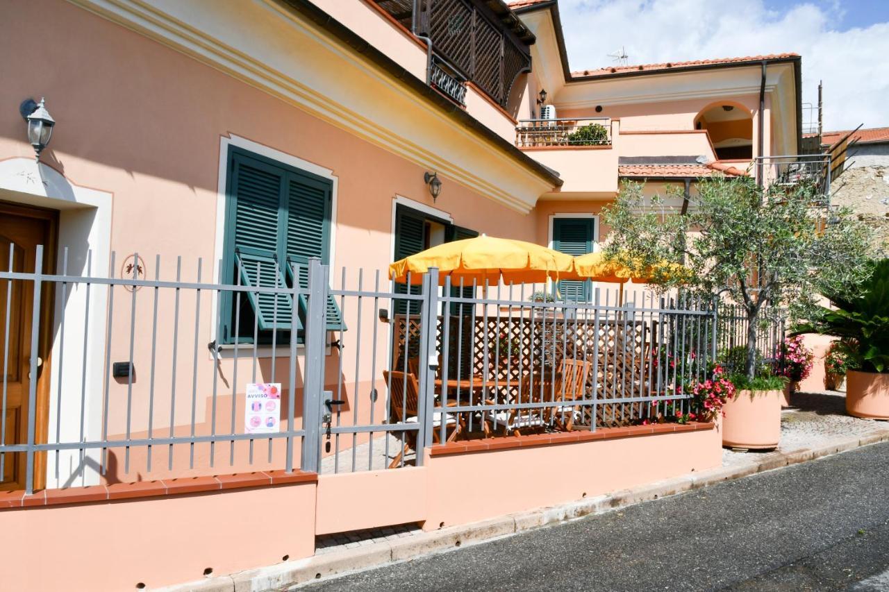 Вилла Gli Angeli Agriturismo Cisano sul Neva Экстерьер фото