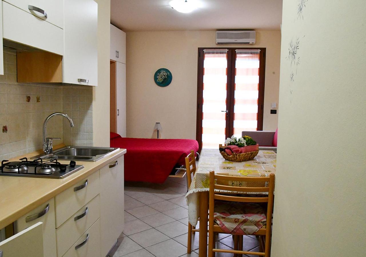 Вилла Gli Angeli Agriturismo Cisano sul Neva Экстерьер фото