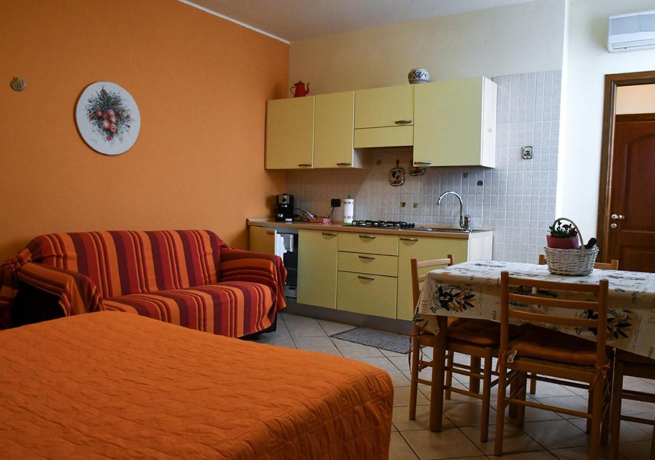 Вилла Gli Angeli Agriturismo Cisano sul Neva Экстерьер фото