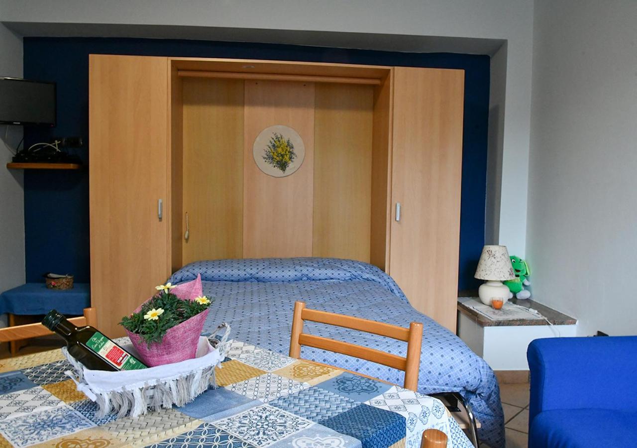 Вилла Gli Angeli Agriturismo Cisano sul Neva Экстерьер фото