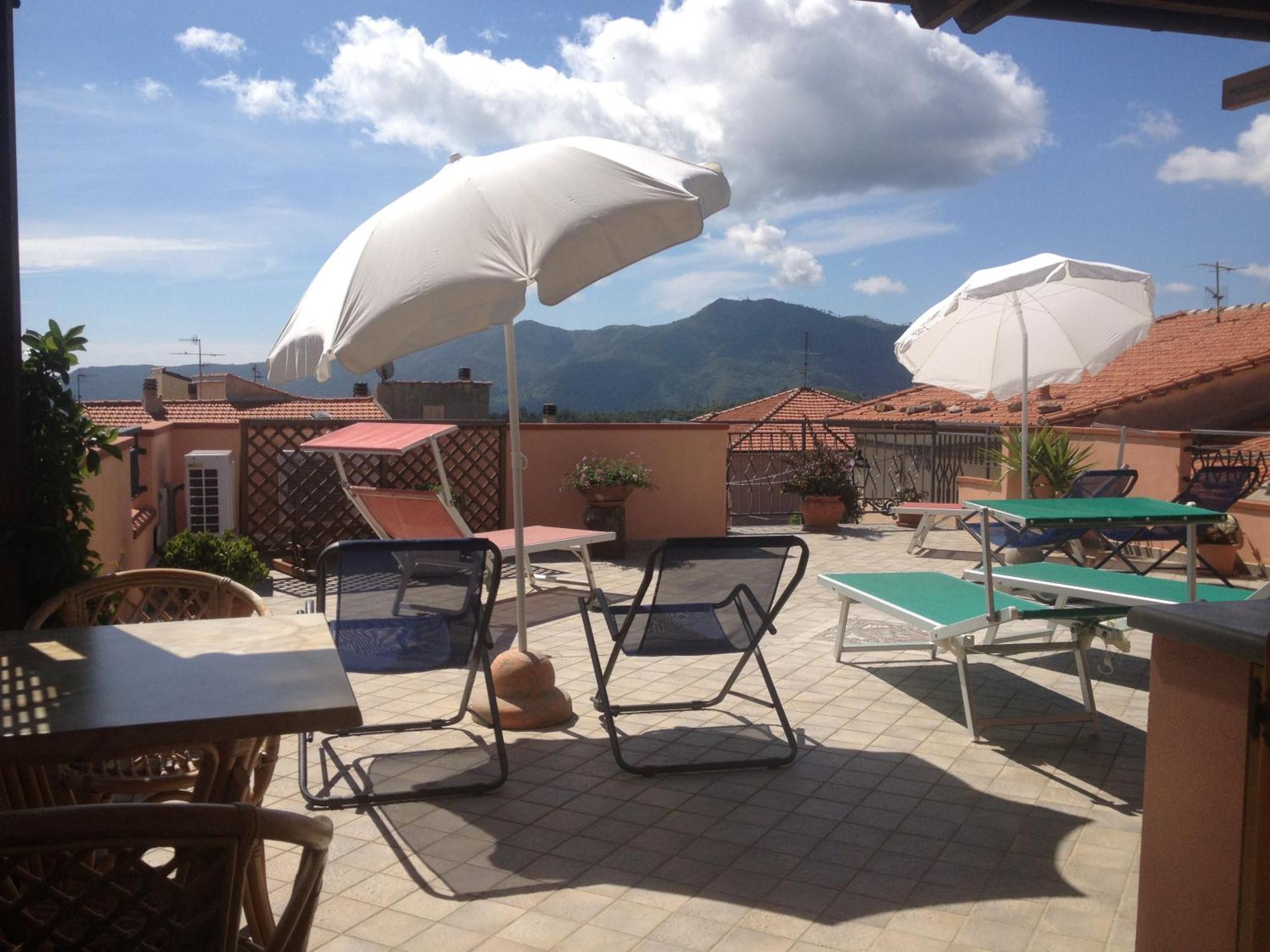 Вилла Gli Angeli Agriturismo Cisano sul Neva Экстерьер фото